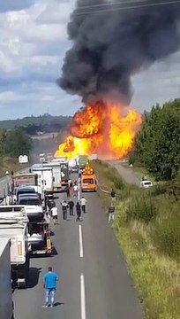 L'explosion spectaculaire d'un camion transportant des bouteilles de gaz sur la nationale 10