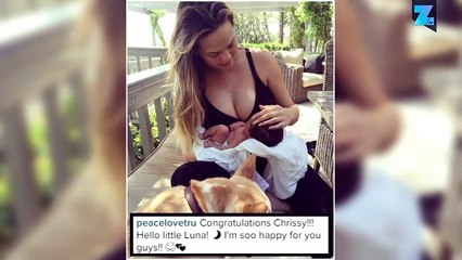 Chrissy Teigen nous présente son bébé Luna !