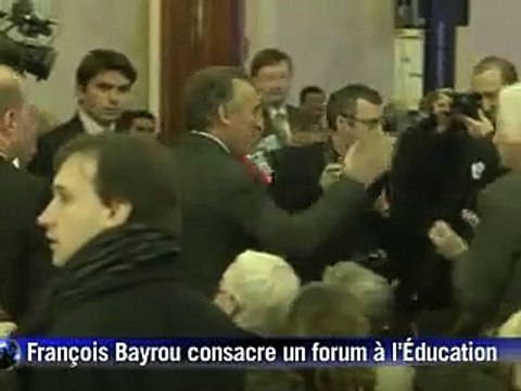 François Bayrou se pose en gardien des valeurs de l'école et des enseignants