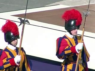 Benoît XVI quitte le trône de Saint Pierre lors d'une journée historique