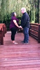 Une demande en mariage qui tombe à l'eau