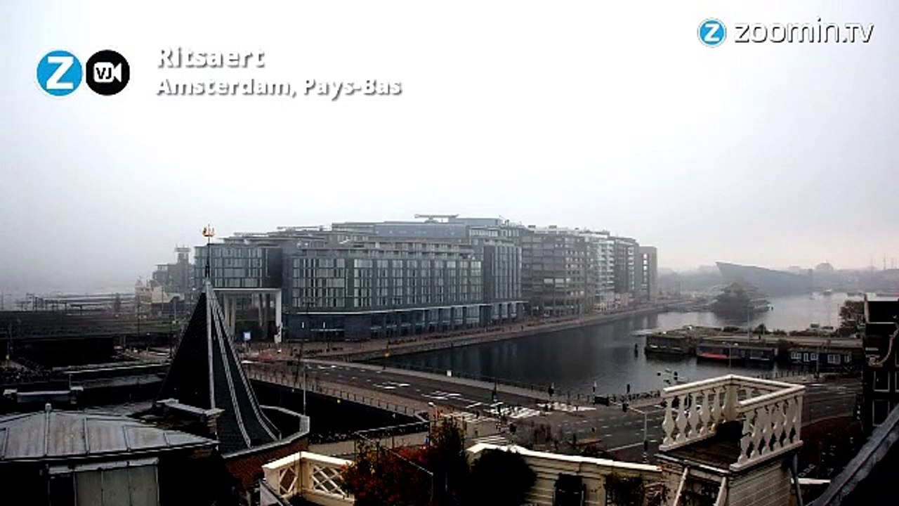 Amsterdam en plein brouillard, le time-lapse captivant