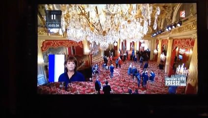 Michèle Cotta se moque de François Hollande en direct