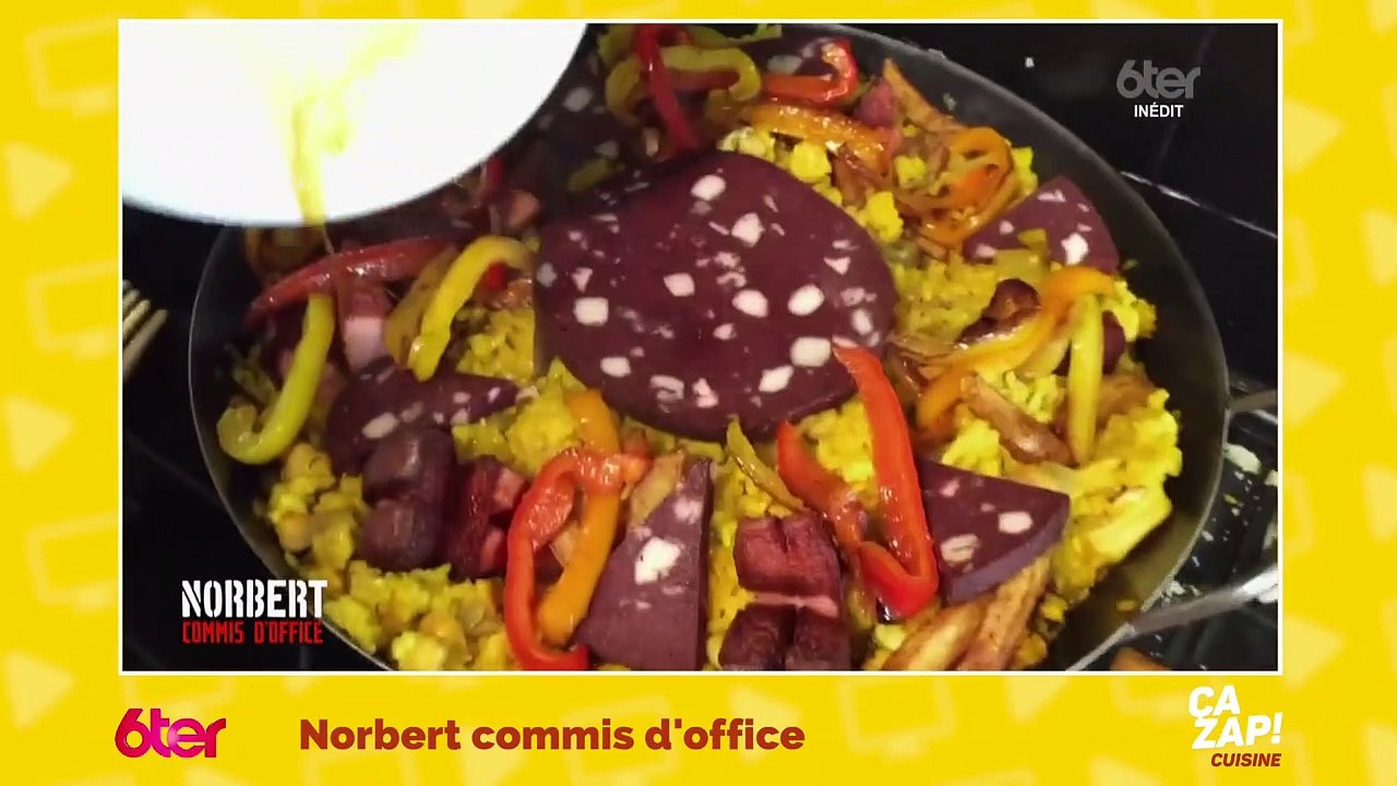 Le fou rire de Cyril Lignac face à un drôle de gâteau