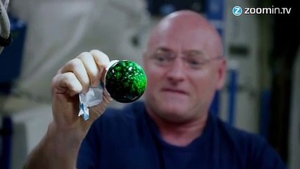 La réaction de l'eau dans l'espace est surprenante !