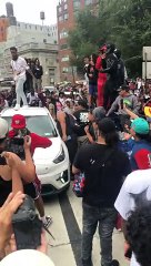 Twitch Streamers Unauthorized Fan Meetup Leads to NYPD Intervention