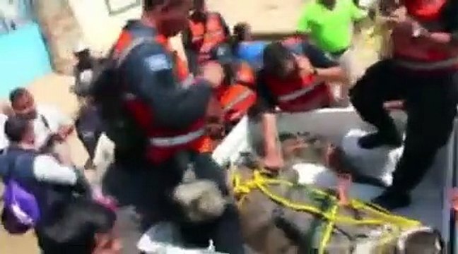 Chasse aux crocos dans les rues d'Acapulco