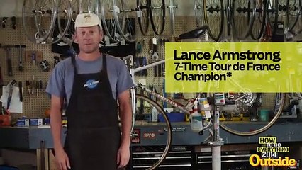 Lance Armstrong vous apprend à changer un pneu de vélo
