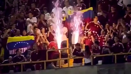 Ces animatrices télé vénézuéliennes se déshabillent pour soutenir leur équipe de football