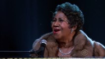 Barack Obama ému aux larmes par l'incroyable performance d'Aretha Franklin