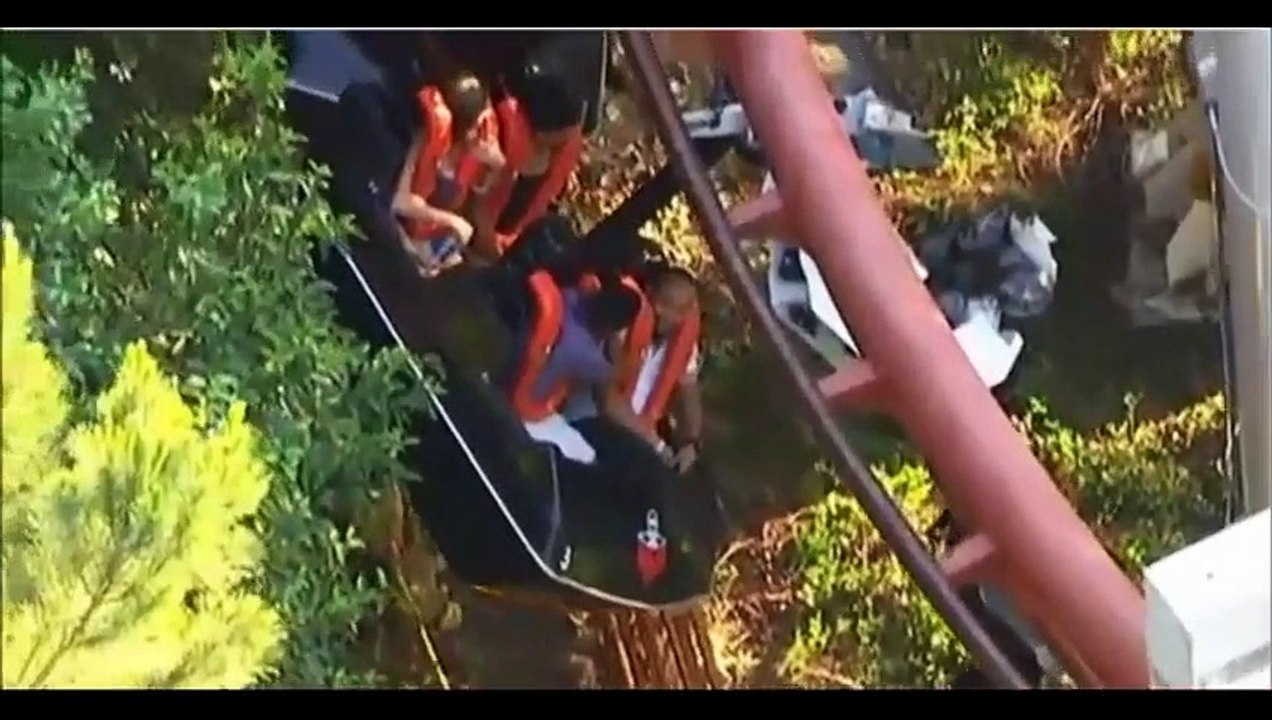 Coincés dans un grand huit !