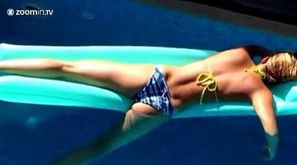 Bar Refaeli passe-t-elle sa vie en bikini sexy ?