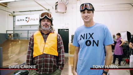 Tony Hawk teste le premier hoverboard du monde
