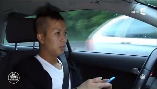 Excès de vitesse, conduite sans les mains : l'inquiétante caméra cachée dans la voiture d'un jeune