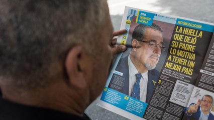 “Los guatemaltecos están peleando por su democracia con uñas y dientes”: Arturo McFields, exembajador de la OEA