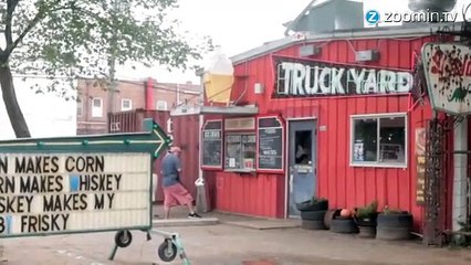 Mon glacier est un punk : il fait des glaces au hot-dog