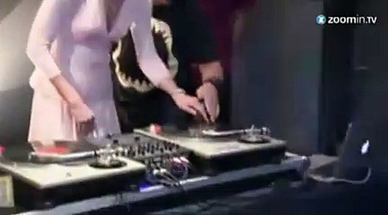 Ce soir, c'est DJ Kate et DJ Will aux platines!