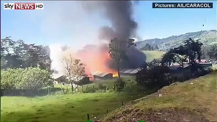 Explosion spectaculaire d'une usine de feux d'artifice