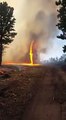 Une tornade de feu filmée par un pompier !