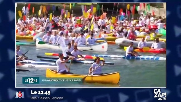 Un accident de la route impressionnant entre une moto et une voiture