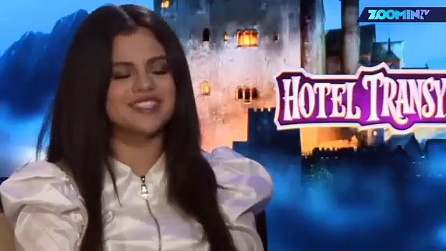 Selena Gomez enlève le haut pour GQ