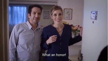 Le Premier ministre israélien Benjamin Netanyahu joue un baby-sitter dans un clip de campagne