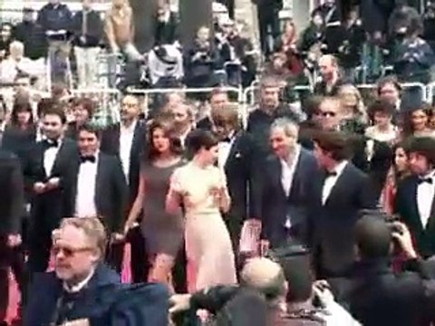 Pluie d'étoiles sur le tapis rouge à Cannes pour le 64e festival