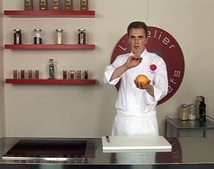 Peler à vif un fruit