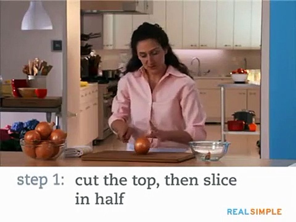 Comment éplucher et émincer facilement un oignon ?