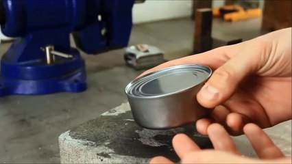 Comment ouvrir une boite de conserve sans aucun outil ?
