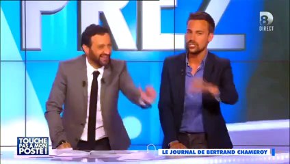 Le baiser volé d'une adolescente à François Hollande