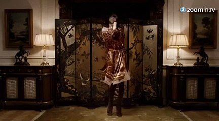 Kendall Jenner en bombe sexy-chic pour Givenchy