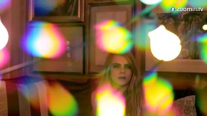 Cara Delevingne s'invite chez Topshop pour Noël