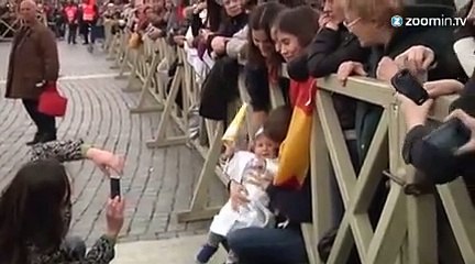 Le pape François rencontre son mini-moi
