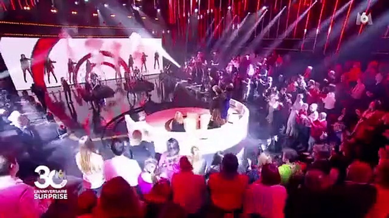 Ophélie Meunier bluffante lorsqu'elle chante : elle se prend pour Britney Spears !