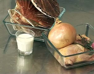 Saint-Jacques rôties, jus de poulette émulsionné