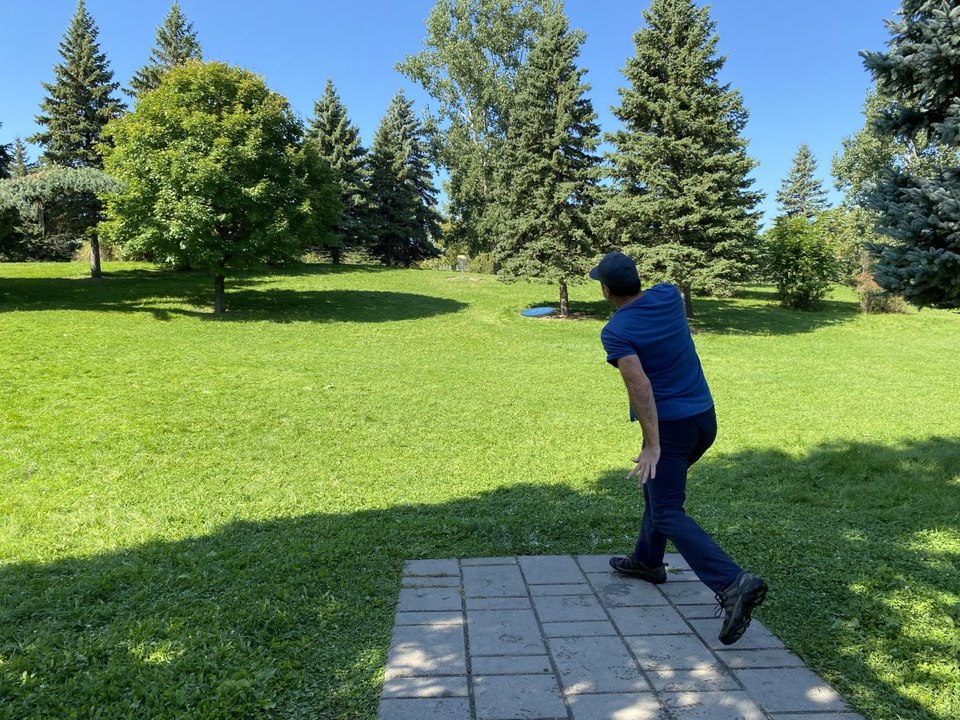 C'est quoi, le disque-golf?