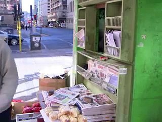 Nelson Mandela reçoit Bill Clinton à la veille de son 94e anniversaire