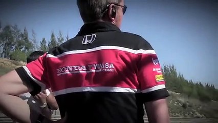 Record du monde : 187 km/h en tondeuse à gazon !