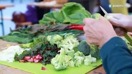 Disco Soupe: 'Nous cuisinons les légumes invendus'