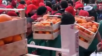 Les batailles d'oranges ont débuté à Ivrea!