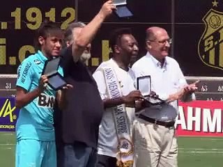 Brésil: Santos, le club mythique de Pelé, fête ses 100 ans