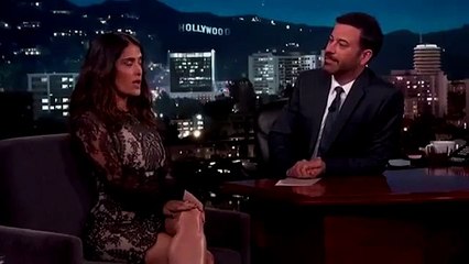 Salma Hayek se moque des supporters VIP français pendant les matchs de football