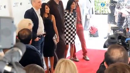 Eva Longoria sexy avec une serviette sur la tête ?