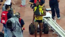 Usain Bolt renversé par un cameraman en segway après avoir remporté la finale du 200 m à Pékin