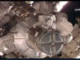De l'eau dans le casque d'un astronaute écourte une sortie orbitale à l'ISS