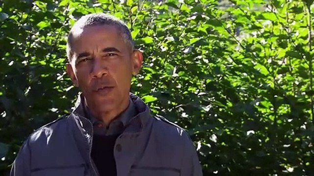 Barack Obama mange le reste du repas d'un ours avec Bear Grylls