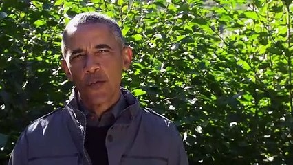 Barack Obama mange le reste du repas d'un ours avec Bear Grylls