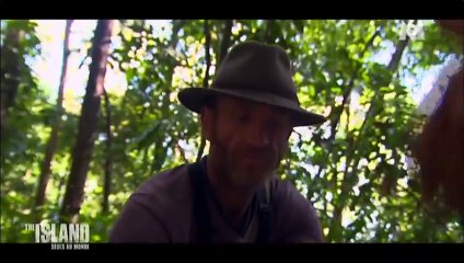 The Island : la séquence des candidats tuant un cochon à coups de pierre crée la polémique