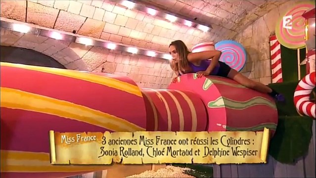 Valérie Bègue très sensuelle dans l'épreuve des cylindres du Fort Boyard